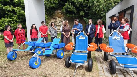 La presentaci�n, este mi�rcoles, del proyecto piloto en la playa de Os Bloques, con la conselleira Fabiola Garc�a y el alcalde de Ribadeo, Dani Vega, entre otros