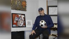 Miguel Sotelo, Chit�n, co bal�n do seu �ltimo partido e as m�scaras do cigarr�n de Ver�n.