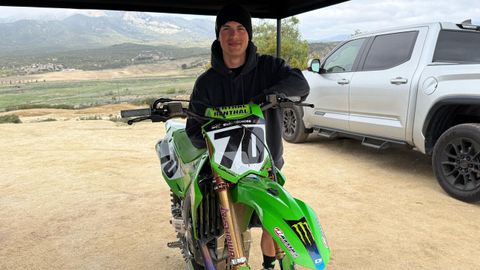 El cuatro veces campen del mundo en motocrs, Jorge Prado, este mircoles entrenando en California