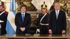 El presidente de Argentina, Javier Milei, con el nuevo ministro de Exteriores, Pablo Quirno