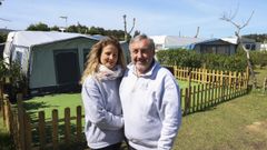 Ana Fuentes y Javier B�rtoa, gerentes del c�mping As N�vedas de Carballo