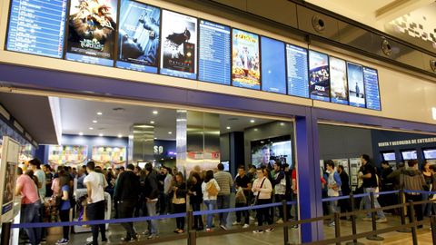 Cuando reabran, ser necesario mantener el distanciamiento social en los cines