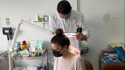 Consulta de Dermatología en el CHUO
