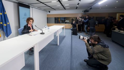 La vicepresidenta primera y ministra de Hacienda, Mar�a Jes�s Montero, ofrece una rueda de prensa tras el Consejo de Pol�tica Fiscal y Financiera (CPFF)