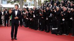 Cruise, asediado por los fotgrafos en la alfombra roja de Cannes.