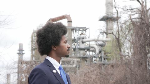 Justin Pearson, uno de los congresistas dem�cratas expulsados por manifestarse por el control de armas en Tenneessee.