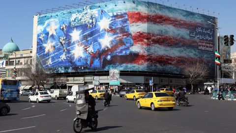 Cartel antiamericano en el centro de Teher�n.