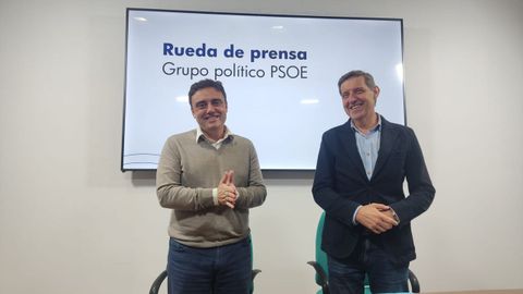Los ediles del PSOE, Javier Ballina y Carlos Fernández Llaneza.
