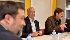 Francisco Caama�o, con Pachi V�zquez y Jos� Manuel Peque�o, en el encuentro de ayer.