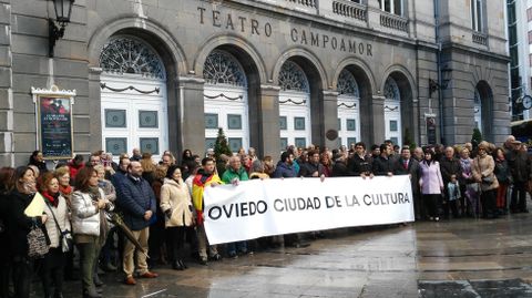 Manifestaci�n a favor de los Premios L�ricos Teatro Campoamor