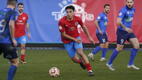 Pablo Parrilla fue uno de los protagonistas de la semana, al recoger su premio como mejor jugador del pasado curso, en el grupo 1 de la Tercera Federacin