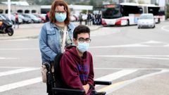 Mart�n V�zquez Cantero, junto con su madre Luisa