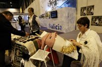 Acto promocional de la Mostra, con demostraci�n de encaje en vivo, el a�o pasado en Fitur. 