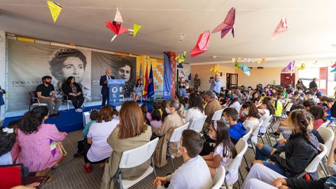 O acto converteuse nunha festa no colexio de Cea porque un dos premiados � mestre al�.
