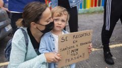 Las im�genes de la concentraci�n ante el colegio de Sardi�eiro