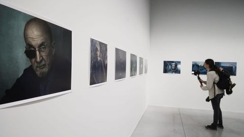 La nave del muelle de Batera, donde se ubica su exposicin Wonderland