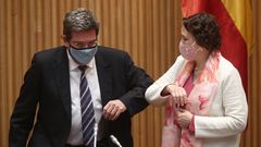 El ministro Escriv� y la exministra Valerio, que preside la comisi�n del Pacto de Toledo