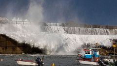 La borrasca �Bella� ha provocado un fuerte oleaje a su paso por Cudillero