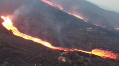 Dos nuevas coladas de lava avanzan imparables en La Palma