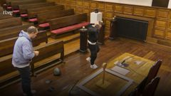 Broma a Santi Cazorla en la gala Inocente de RTVE