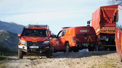 Efectivos de la Unidad Militar de Emergencias (UME) buscan este martes los cuerpos de una mujer y de su beb que desaparecieron en la provincia de Len en el ao 1987 cuyo caso fue recientemente abierto. La bsqueda, junto a la Polica Judicial, se lleva a cabo en una balsa de una antigua mina de fluorita situada en Berbs, parroquia del concejo asturiano de Ribadesella