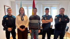 Presentaci�n de los dos agentes, ambos auxiliares de la Polic�a Local de Fisterra.