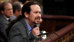 Pablo Iglesias ha cumplido su objetivo y, seis a�os y cuatro convocatorias electorales despu�s, ha sentado a Podemos en un Consejo de Ministros del que ser� vicepresidente tras un viaje que le ha llevado a guardar en un caj�n la versi�n m�s revolucionaria de s� mismo y enfundarse su traje m�s institucional. Como vicepresidente, llevar� la iniciativa pol�tica de los Derechos Sociales. El anuncio de �ltima hora de Pedro S�nchez de una cuarta vicepresidencia para Teresa Ribera se entiende que busca diluir el enorme peso pol�tico que se le augura a Podemos dentro del gabinete