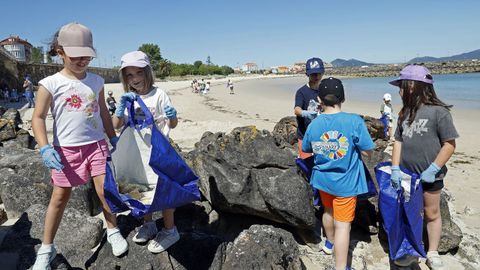 Voz natura, Actividade Voz Natura con CEIP Santa Irene + CEIP Campanario. Limpeza  Playa de Suigrexa (Porto do Son)