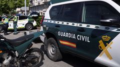 Efectivos de la Guardia Civil en un ejercicio realizado este verano en Boiro.