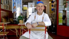 Manol�n Cruz, due�o del bar El de Manol�n, ubicado en Os Mallos