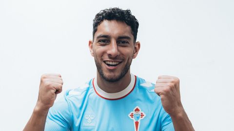 El nuevo futbolista del Celta Sebasti�n C�ceres.