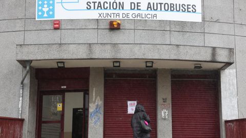 La estaci�n de autobuses de Ferrol, vac�a por huelga.