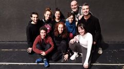 Arrancaron los ensayos del pr�ximo montaje del CDG, interpretado por Iv�n Davila, Raquel Espada, Sof�a Espi�eira, Nicol�s Otero, Pablo S�nchez P�rez, Lidia Veiga y Merche P�rez en el papel protagonista. Y, como directores art�sticos, Gon�alo Guerreiro y Mar�a Torres. 