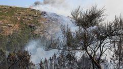 Imagen de archivo de un incendio forestal en Gures, Cee.