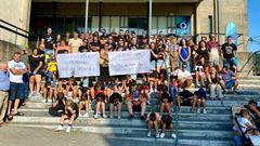 Protesta de los padres y los escolares de 5. de Primaria, la semana pasada junto a la Casa da Cultura