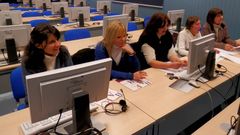 Los anticuarios sarrianos celebraron una reuni�n para organizar la feria