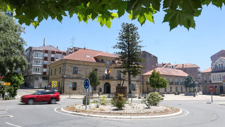 Dos de las c�maras estar�n colocadas en la rotonda del Concello 
