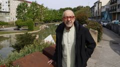Jos&eacute; Manuel Rodr&iacute;guez D&iacute;az xunto ao parque de Avil&eacute;s de Taramancos, en Ourense