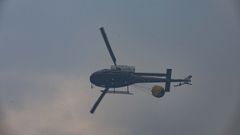 Un helic�ptero de la Xunta, en un incendio reciente en la Costa da Morte.