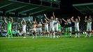 Los jugadores del Burgos festejan en El Plantía con su afición tras la goleada a la Cultural Leonesa en la primera jornada de Liga.