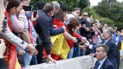 Cientos de personas se acercaron a saludar al monarca