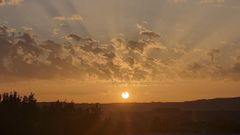 Solpor, nunha imaxe tomada hai uns das en Monforte.