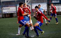 Gueri y David Garc�a, en el partido de ida entre el Berganti�os y el Celta B en As Eiroas (2-1).