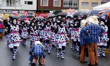 <span lang= es-es >Oroso</span>. El pabell�n fue el mejor refugio para los disfraces al permitir puestas en escena como la de la matanza.