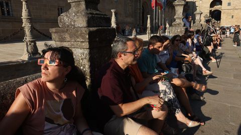 Eclipse de sol. Eclipse parcial desde a praza do Obradoiro
