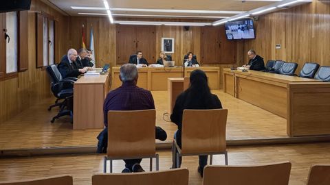 Los acusados, en la Audiencia Provincial de Lugo