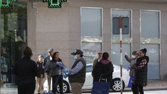 Largas colas frente a los supermercados