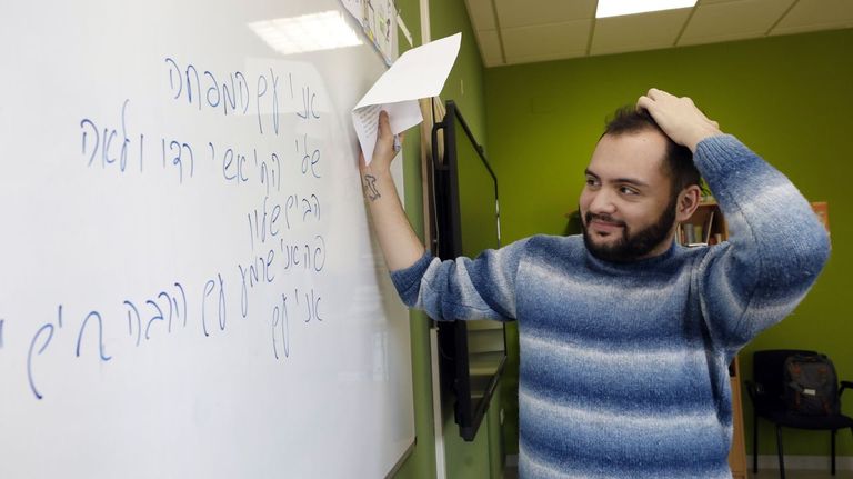 Ral Fernndez tiene comohobbie el aprendizaje de idiomas, adems de ser profesor de italiano en la Escola de Idiomas de Viveiro