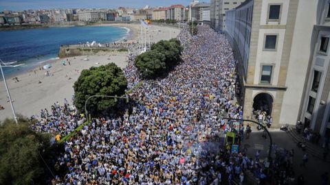 La afici�n deportivista inunda el paseo mar�timo de A Coru�a