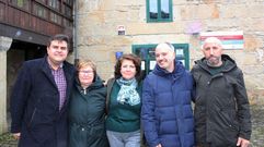 Dirigentes del PSOE de Poio con el secretario xeral de los socialistas de la provincia, David Regades